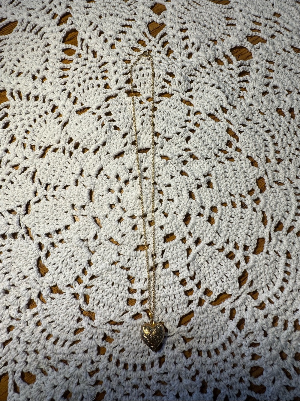Vintage Gold Tone Dainty Chain Necklace with Heart Pendant Estate Sale Jewelry